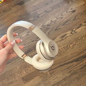 Beats by Dre Cream Over-Ear Headphones